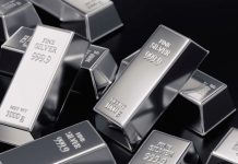 Giá bạc lần đầu tiên trong lịch sử vượt mốc 60 USD/oz