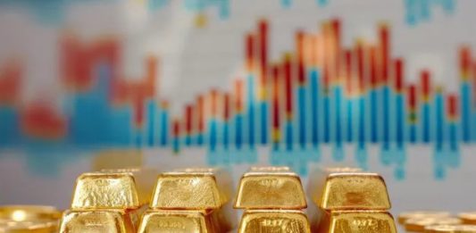 Vàng “bay” hơn 200 USD/oz, quỹ SPDR Gold Trust đẩy mạnh bán ròng