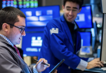 Chứng khoán Mỹ tăng điểm trong lúc chờ kết quả đàm phán Mỹ – Trung, giá dầu đuối sức