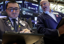 Chứng khoán Mỹ đi ngang, giá dầu thô hồi phục