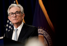 Cuộc chiến chống lạm phát của Mỹ có thể gặp trở ngại nếu Chủ tịch Fed bị sa thải